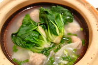 编辑熬夜赶稿清晨赶飞机返深